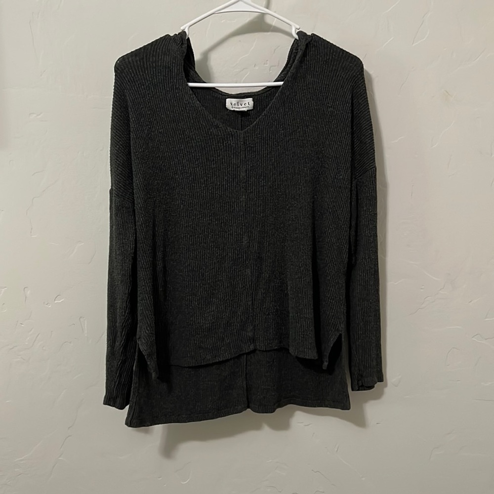 Long sleeve hooded shirt
